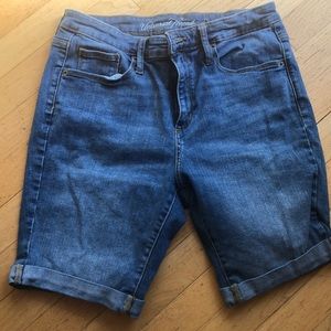 Universal Thread Bermudas